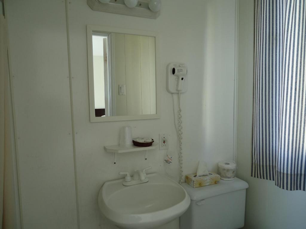 Hotel-Motel Baie-Ste-Catherine Экстерьер фото